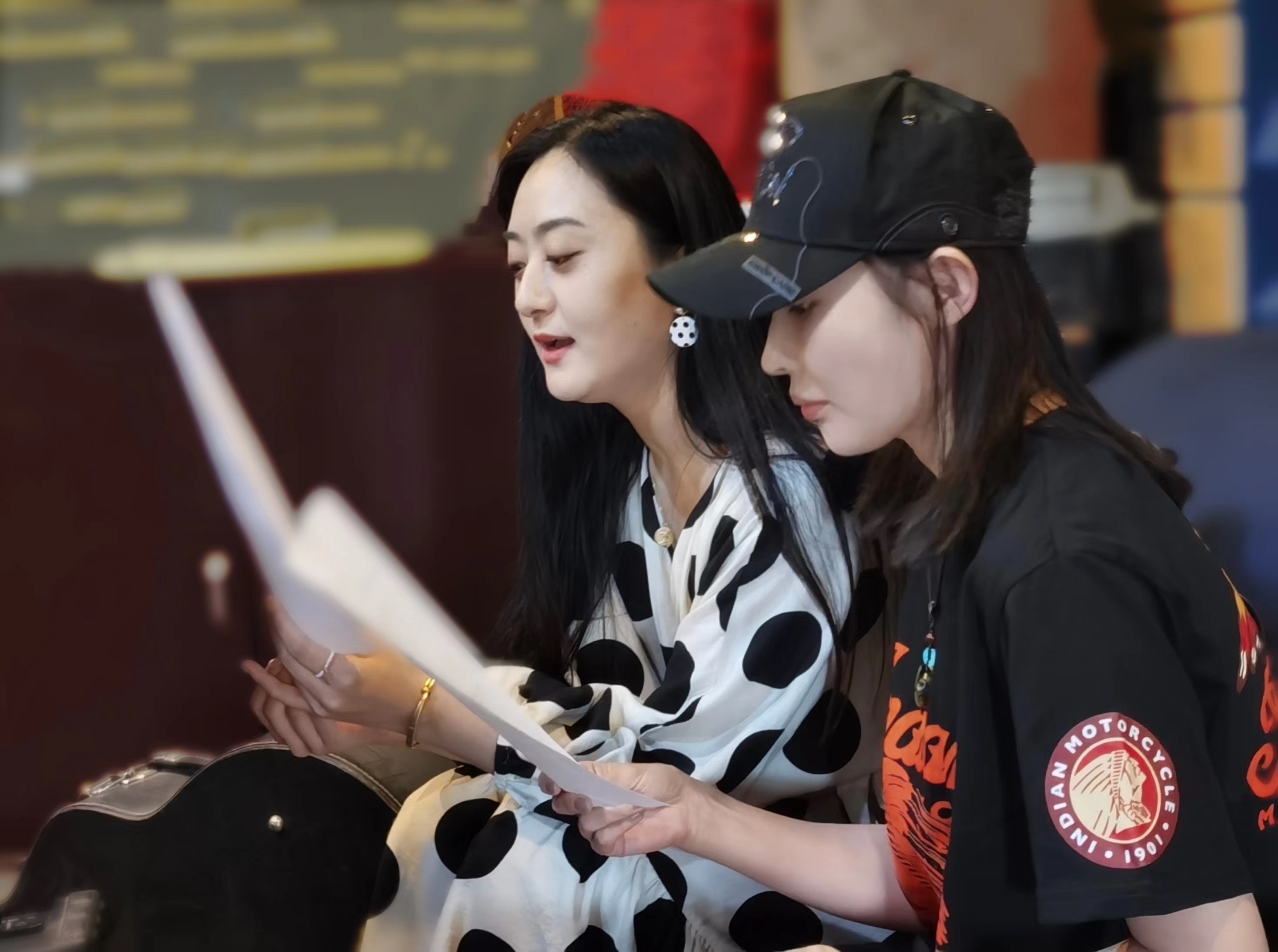 陈思思演唱红旗颂,陈思献唱沂蒙颂歌曲