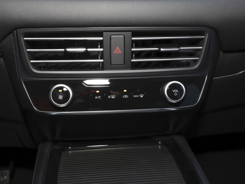 沃尔沃xc60和福特锐界plus哪个好,福特锐界plus2021和昂科威plus