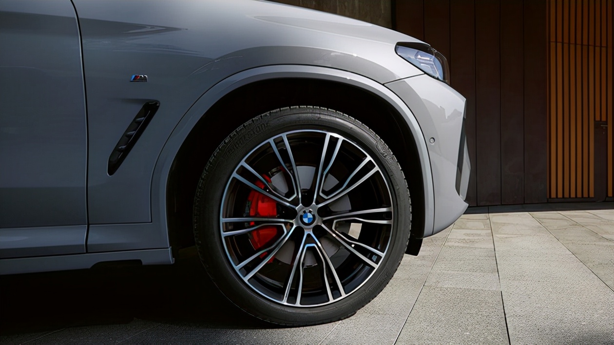 宝马x4全新2022款行驶视频,宝马x4全新2024款顶配落地价