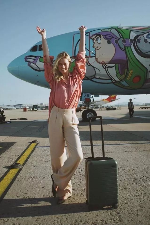 粉红色太减龄阿姨也能穿出少女感,一抹淡粉色该如何搭配更减龄