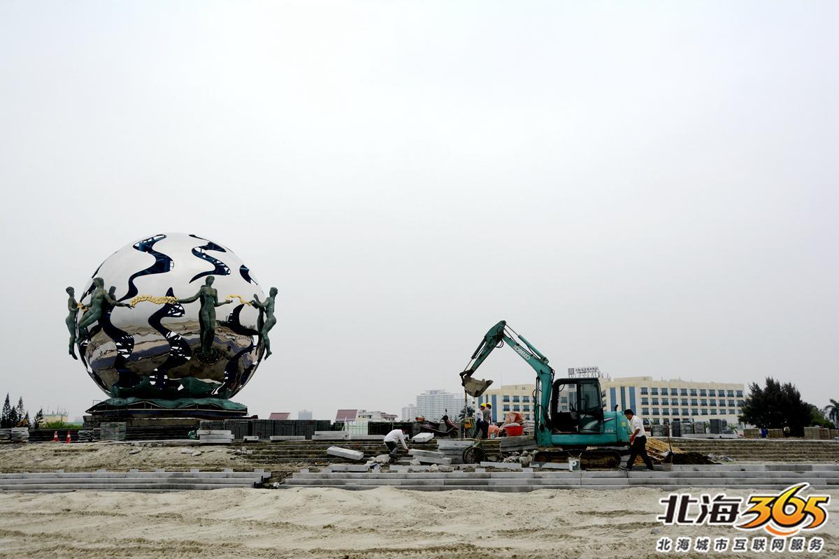 档次提升!北海新“潮”雕初见规模,台阶向海延伸呈现波浪形