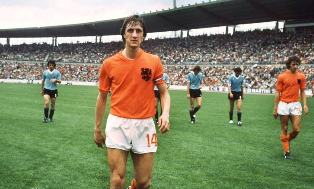 老梁观世界,小梁带你看世界完整视频