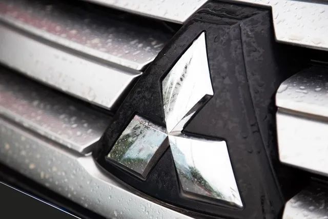 三菱pajerosport老款,三菱帕杰罗pajero越野测评