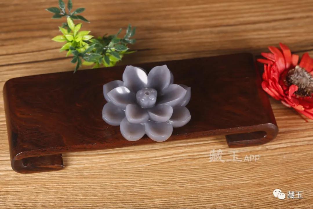 奇特和田玉,真正的紫色和田玉