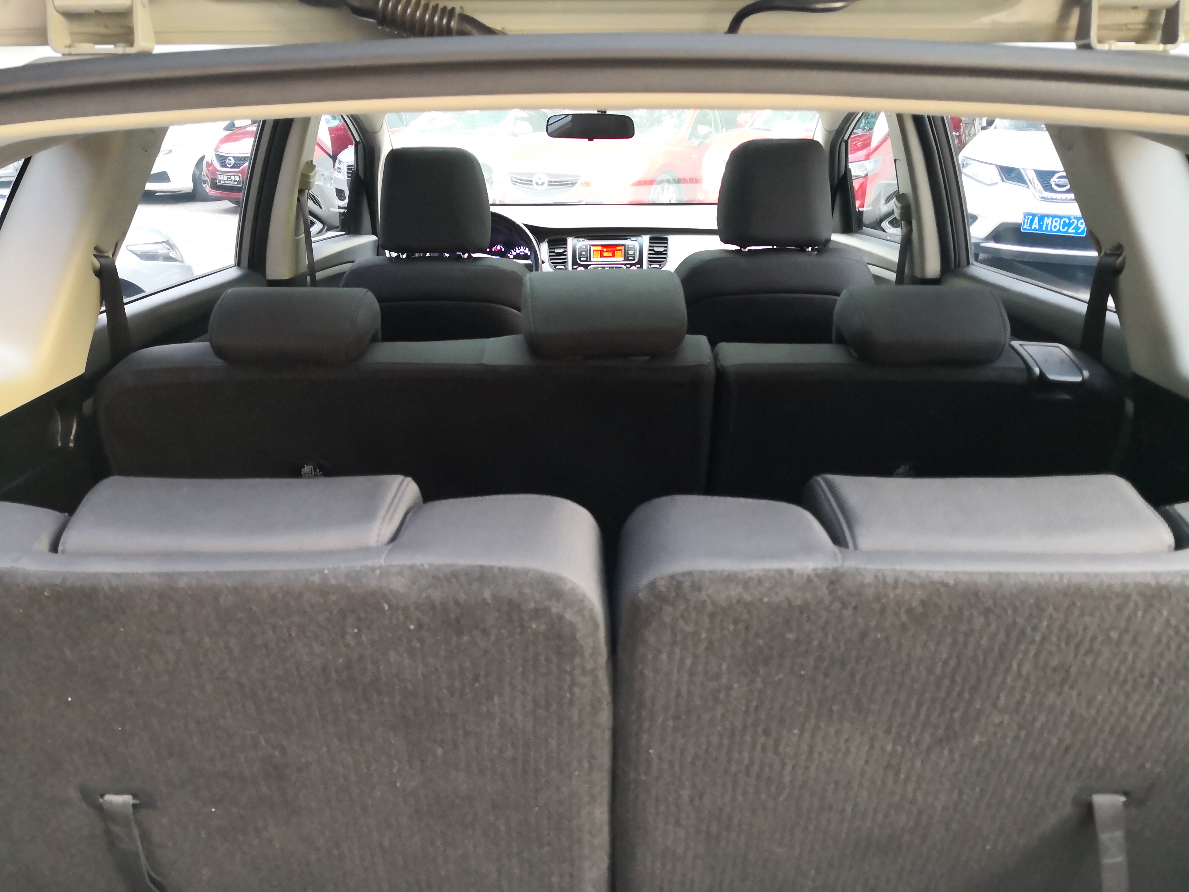 逛二手车市场奥迪,二手起亚佳乐现车新款