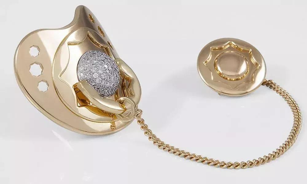 5岁脱单，7岁护肤，这只是星二代们的日常“烧钱”操作？