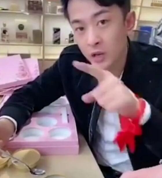 辛巴回应假燕窝事件完整,辛巴假燕窝案进展