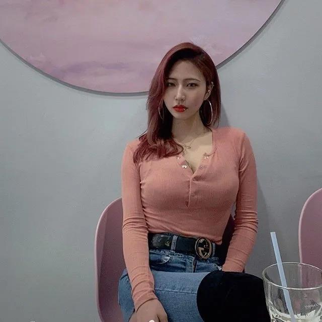 爱纹身的小姐姐,喜欢有纹身的小姐姐