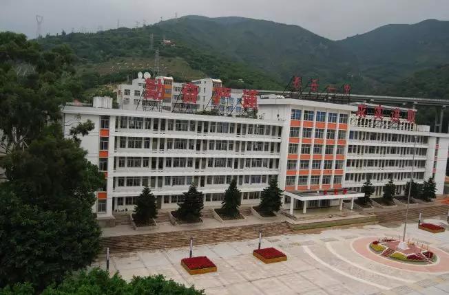 福州最牛逼的学校,被清华北大争着录取