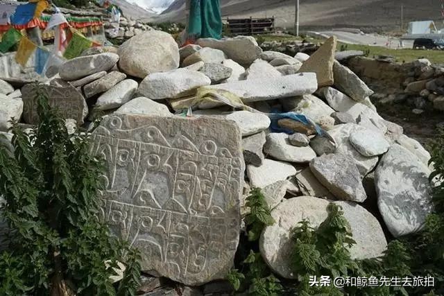 珠峰8844纪念碑和地球第三极,珠峰8844纪念碑在景区内多远