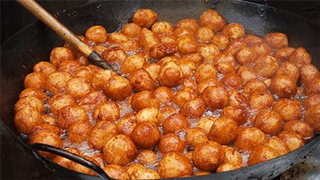 成都小吃蛋烘糕这样做,路边摊小吃油煎鸡蛋糕的做法