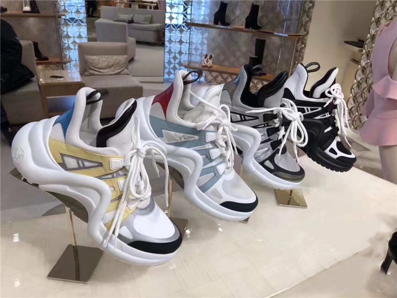 刘雯麦穗鞋,唐嫣刘雯马丁靴搭配图片