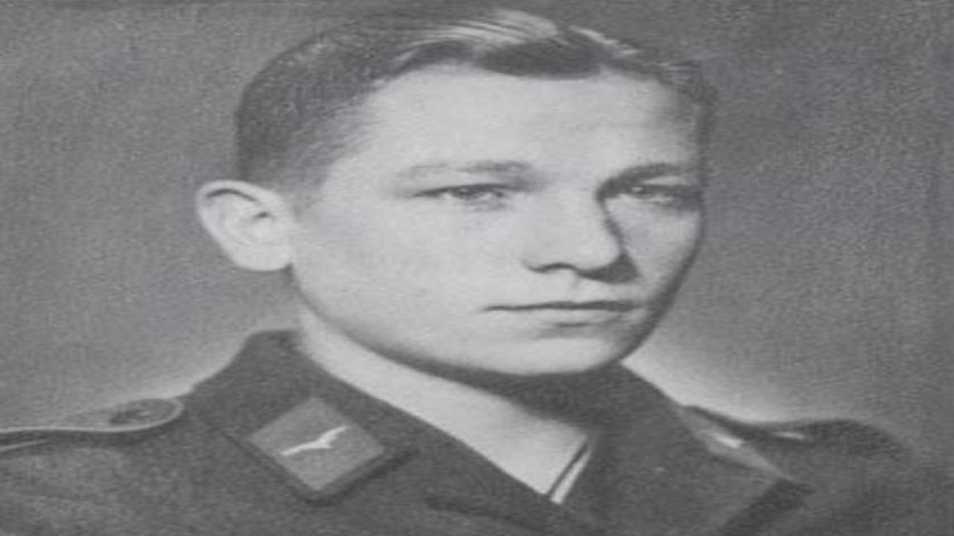 从普通纳粹伞兵,变成球场上的传奇门将,特劳特曼的别样人生