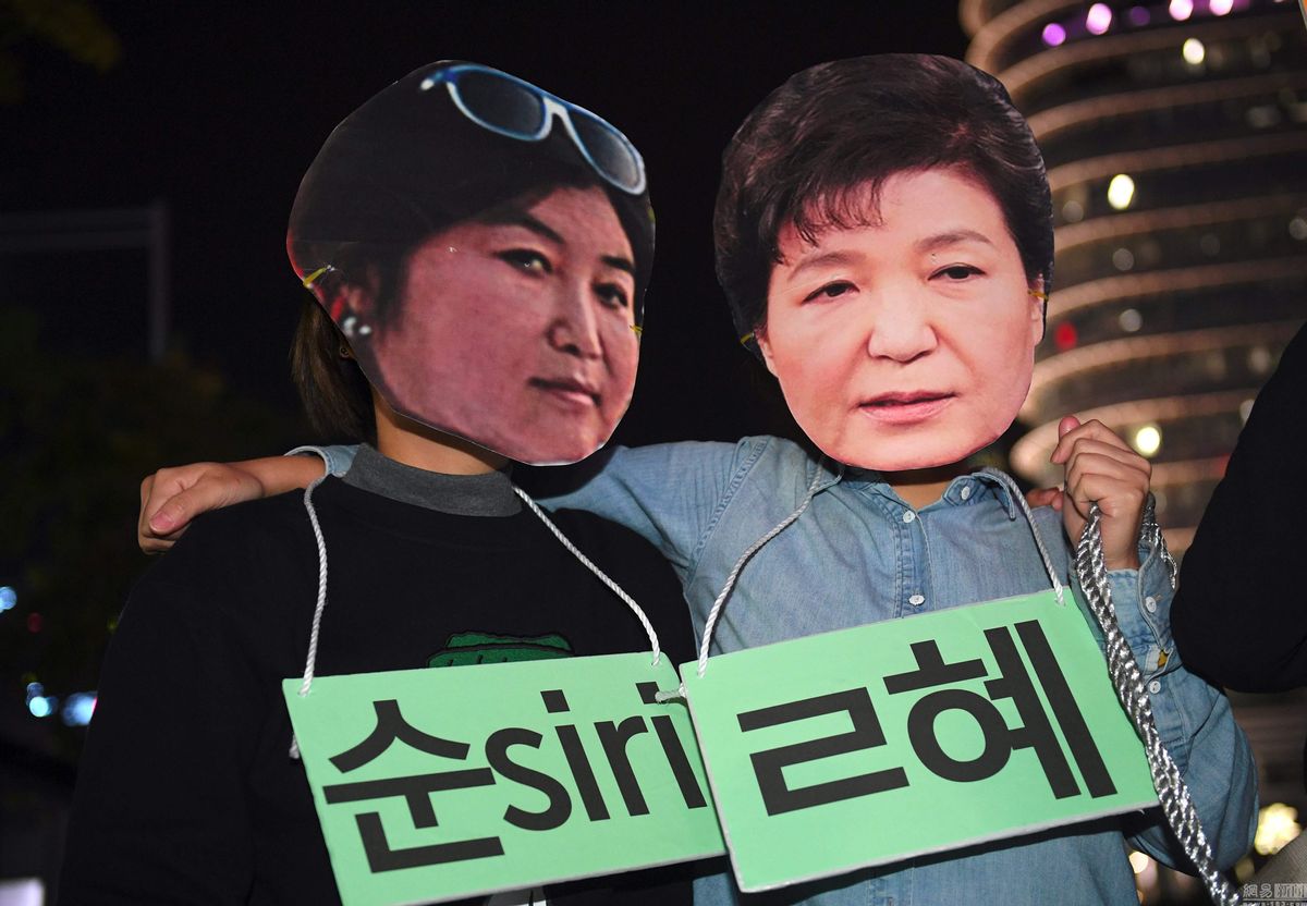 崔顺实和朴槿惠,韩国首富崔顺实