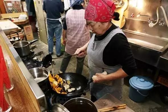 95后公务员晒工资单,95后公务员晒工资