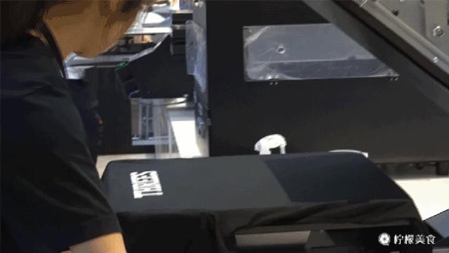 亚洲最大JORDAN旗舰店开业，我冒雨把“黑粉脚趾”买到手了！