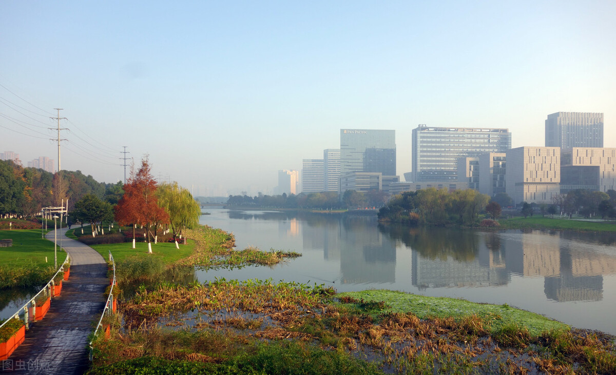 奉化和杭州湾新区比较,买杭州湾新区还是梅山春晓