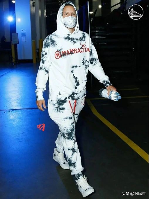 科比和科嫂球衣退役,科比与nike解约具体时间