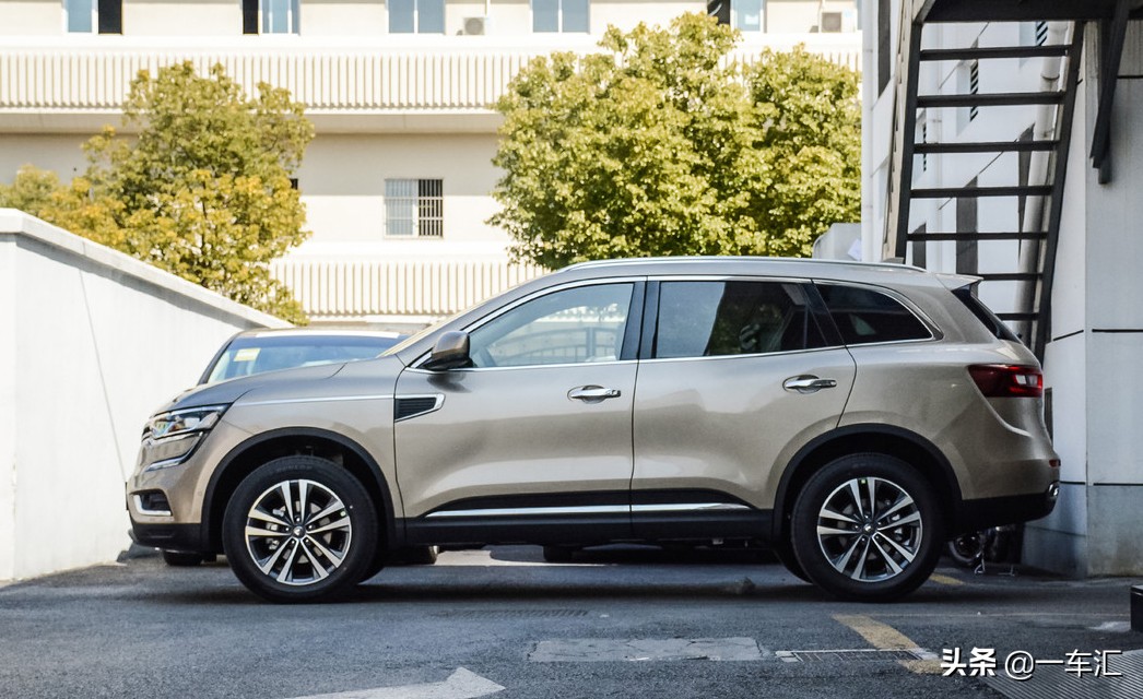 雷诺汽车suv科雷傲最新款爆改,海外版雷诺科雷傲最新款