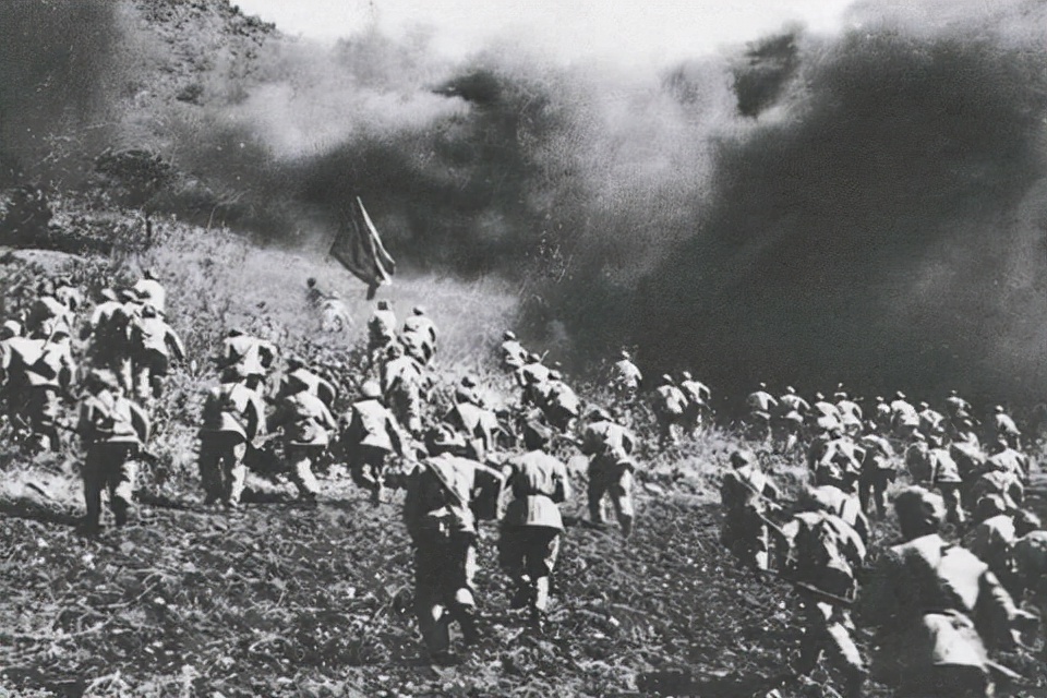 看过《长津湖》，不要以为志愿军的冲锋就只是密集队形的人海战术