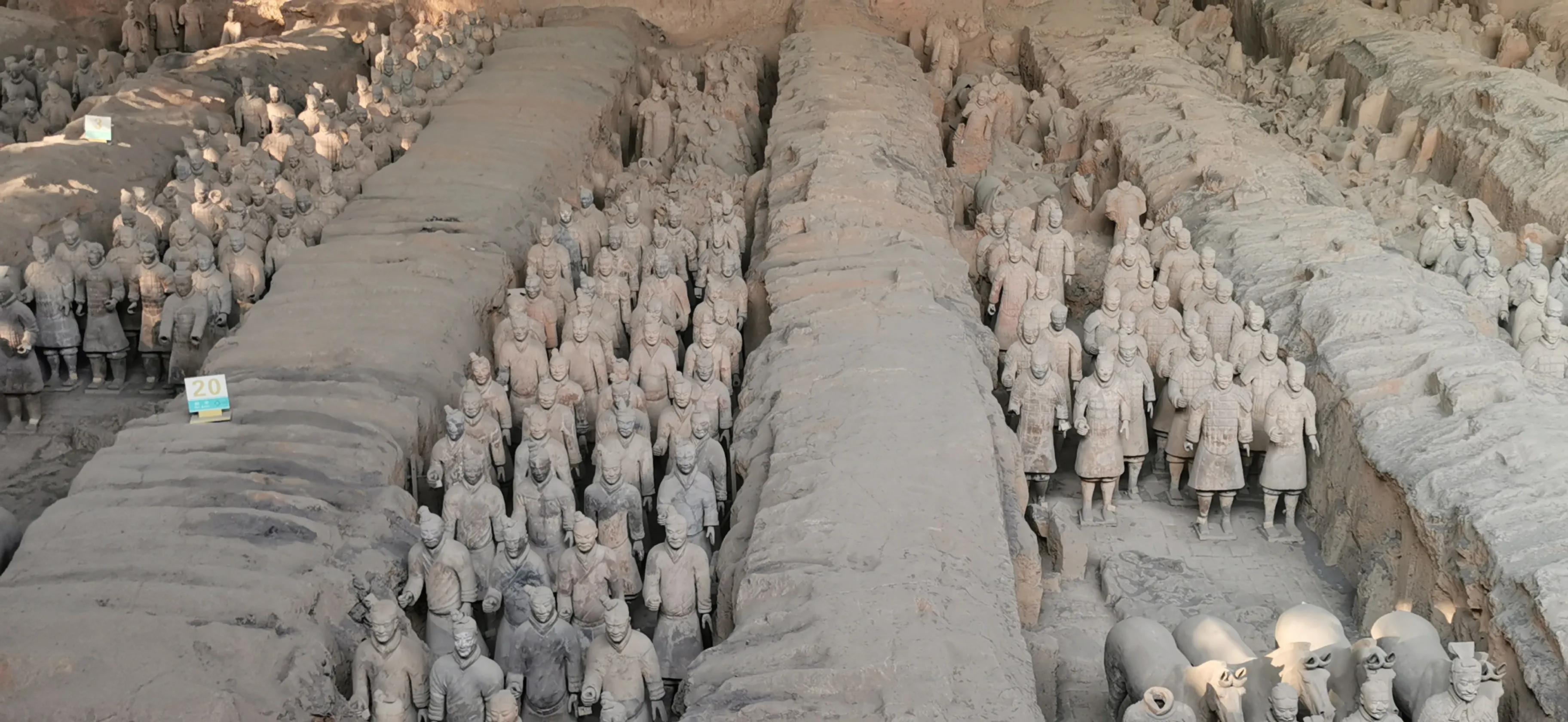 秦始皇陵兵马俑现场有讲解吗,秦始皇陵兵马俑的所在地