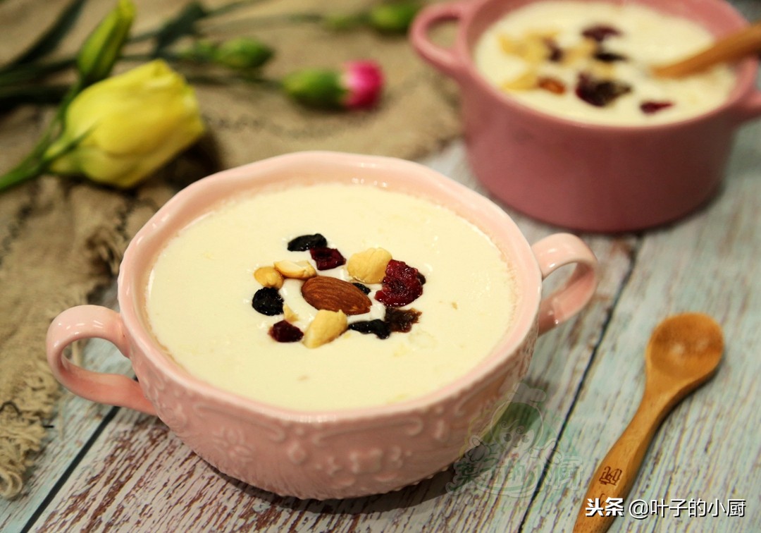 姜撞奶做法不凝固的原因,冬日甜品生姜奶不用锅煮