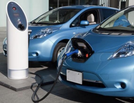 新套路拯救电动车?半价提车,电池另租,官方回购二手车好使不?