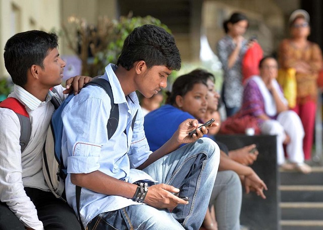 苹果大跌,印度人买iphone