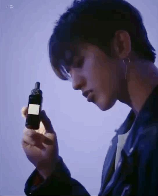 听说有人看不起爱豆？！醒醒吧，蔡徐坤教你做人