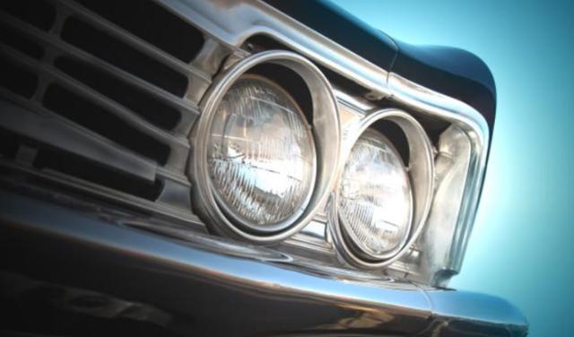 车灯老化发黄翻新修复喷剂测评,啤酒加可乐真能清洗发黄车灯吗