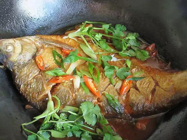 这样做的红烧鱼才是正宗的,这样做的红烧鱼才是最正宗的