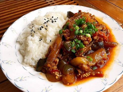 吃不完的剩饭会不会长麻子,自己碗里的米饭要吃干净吗