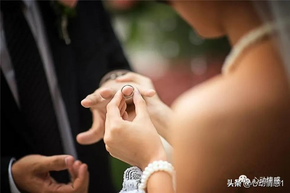 分手让男朋友后悔主动挽回的方法,心动情感挽回咨询