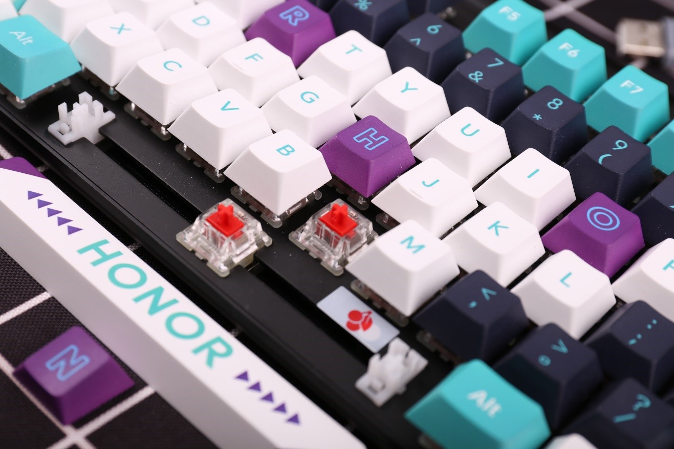 荣耀联名机械键盘怎么样,荣耀机械键盘推荐