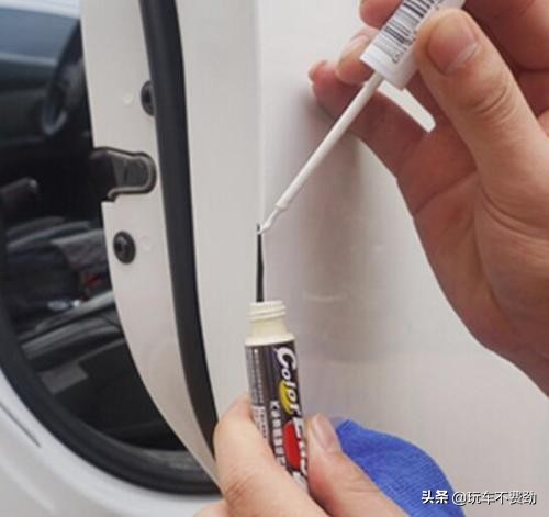 开车车漆莫名有划痕怎么避免,过年期间亲戚蹭车怎么办