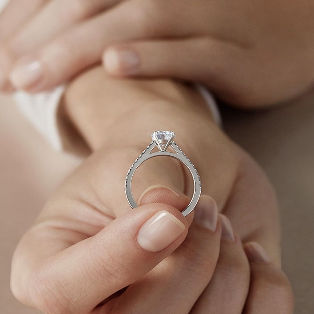 钻戒一克拉以下都是碎钻,0.3克拉碎钻价值