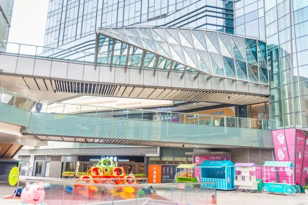 至强扫货攻略!佛山CBD潮玩新地标,女生月购物狂欢!