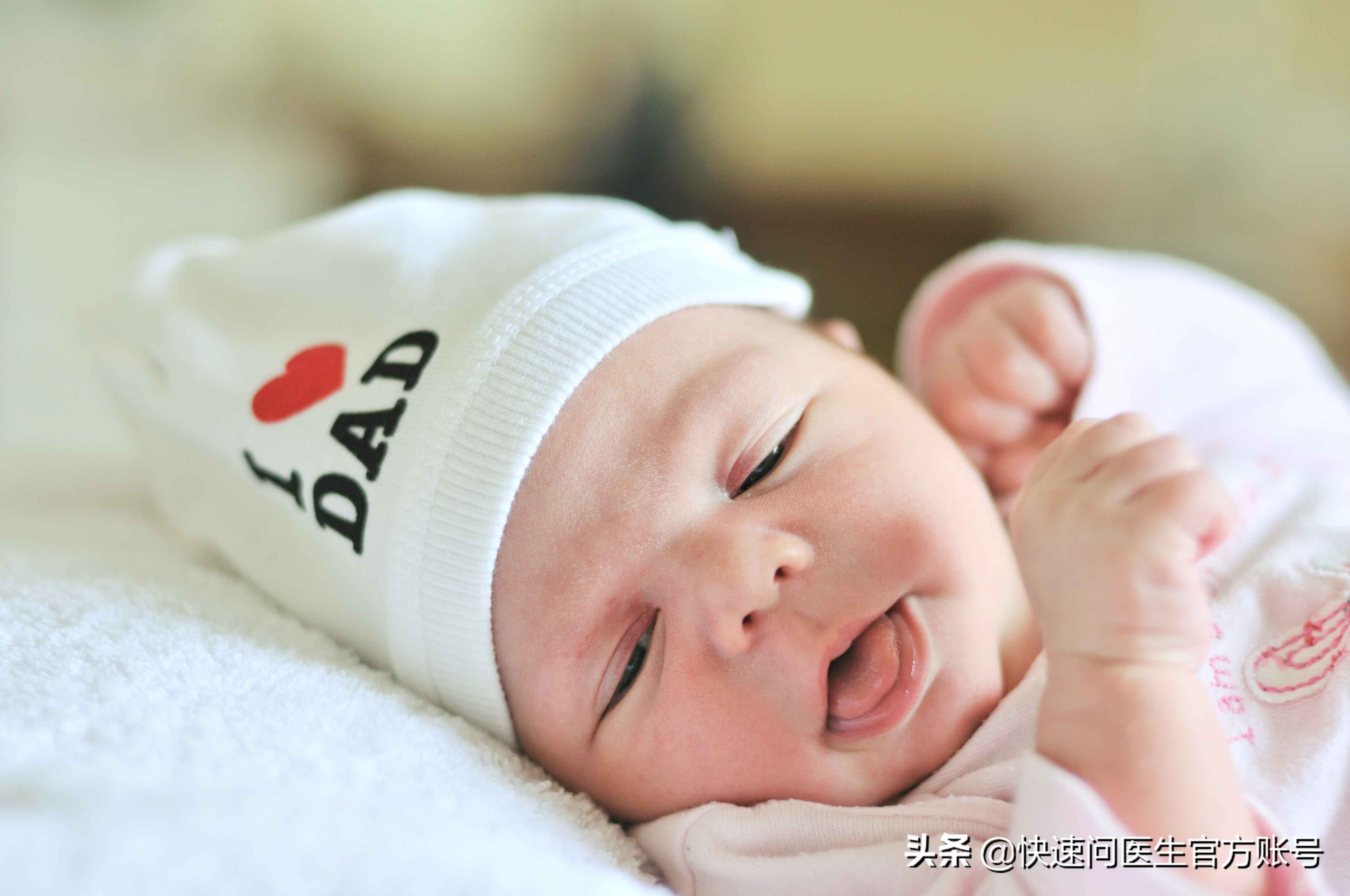 新生儿出现这几种异常状况不要慌,新生儿哪六种异常现象不必惊慌呢