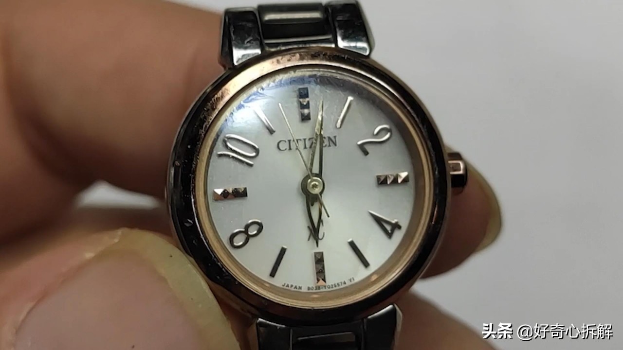 西铁城光动能手表如何自己换电池,西铁城石英表光动能bm746118a