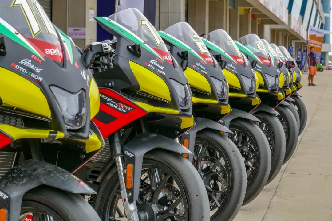 从赛道到街道尽享驾驶乐趣,从赛道到街道