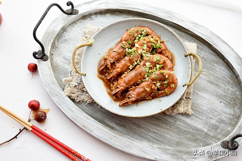 怎么做能使虾肉质鲜嫩,虾怎么做虾头不黑