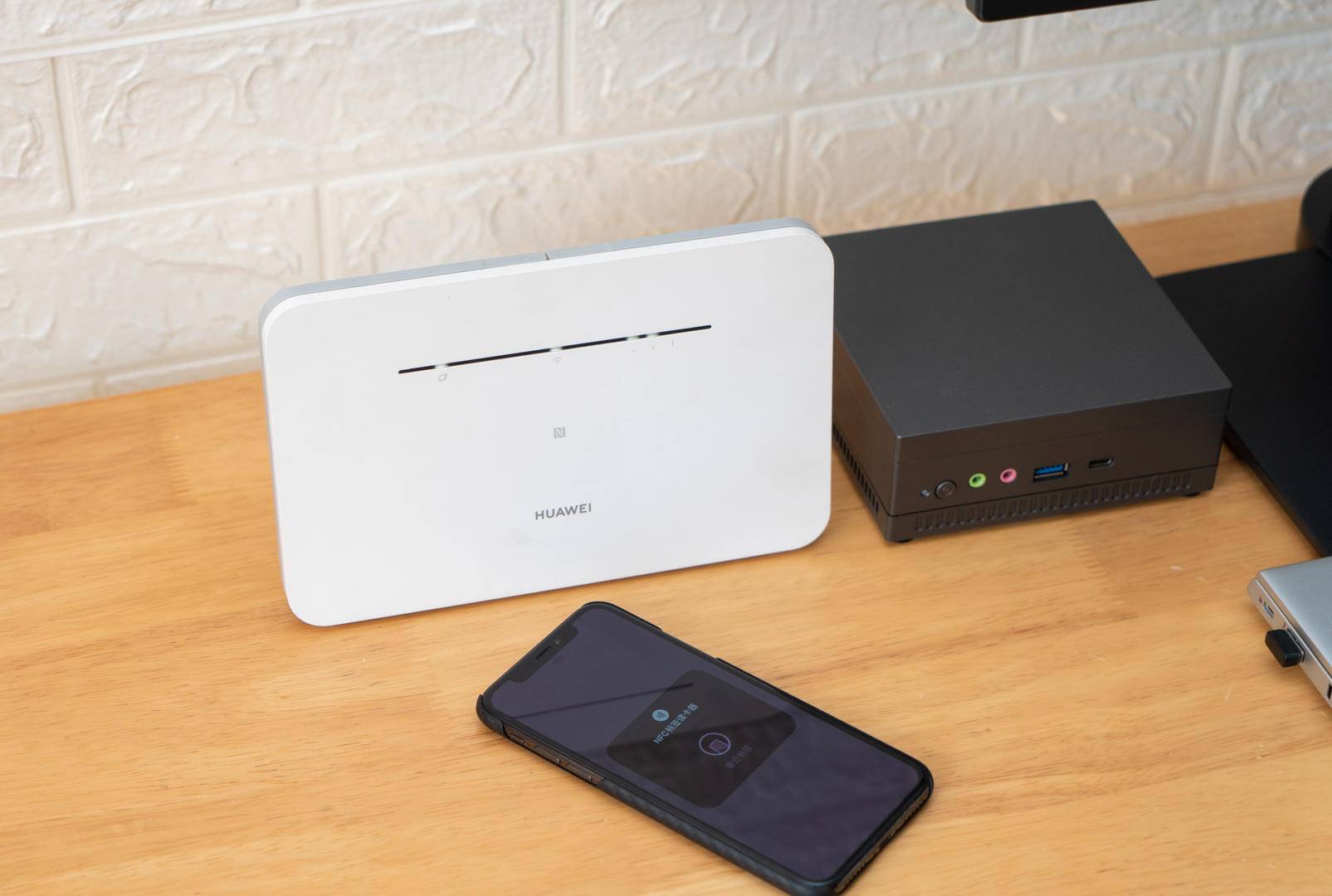 华为移动路由器流量用完了怎么办,华为4g移动路由器怎么提升网速