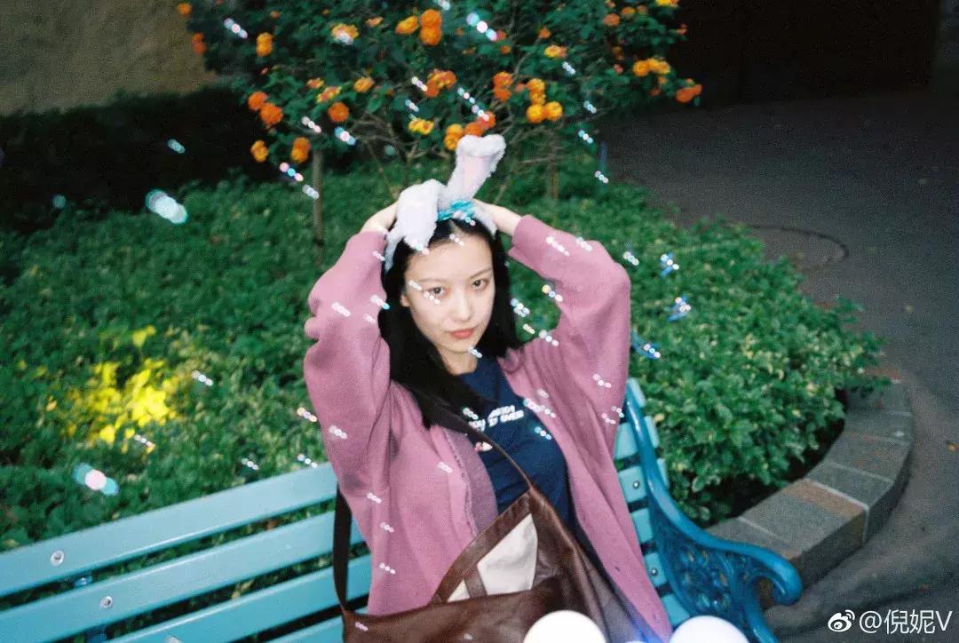 颜值不够衣品来凑高级感穿搭,颜值不够道具来凑墨镜style