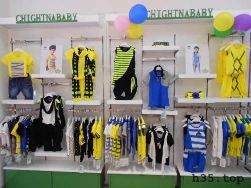 最新童装店双门头装修效果图,童装店怎么装修才有顾客