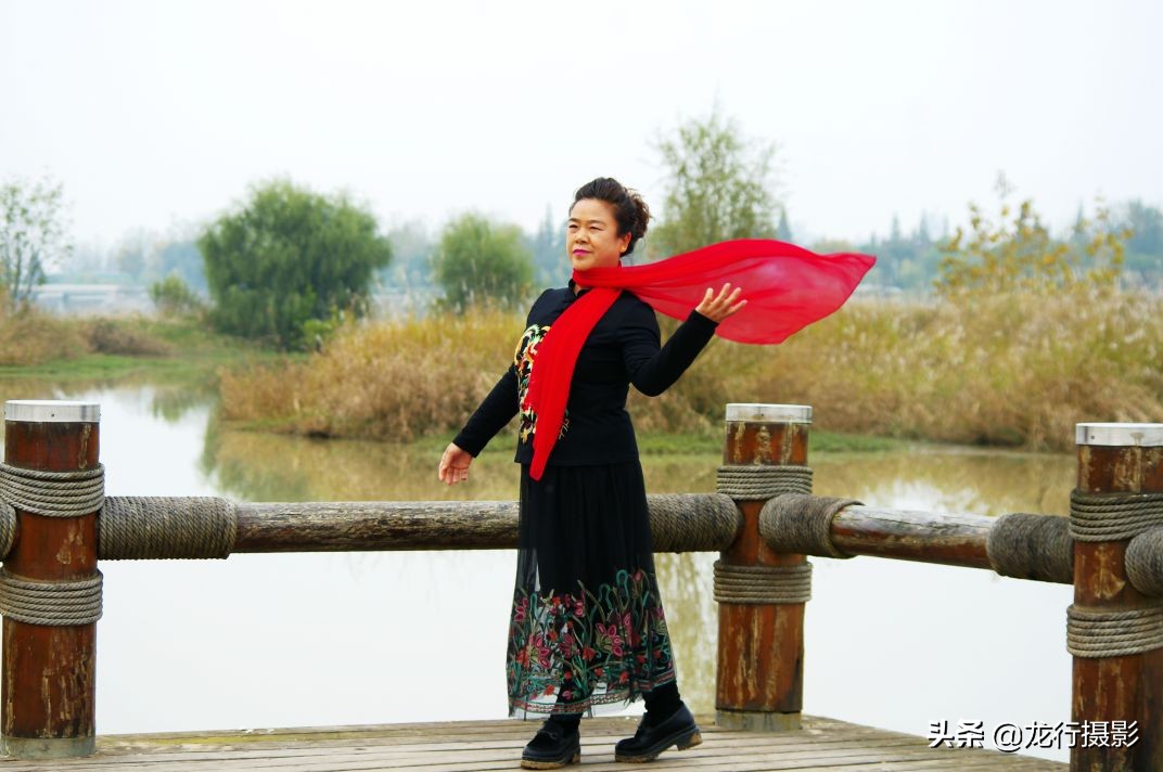 一度封机的老相机灰尘终于被清除了，试拍二张，色彩非常喜欢