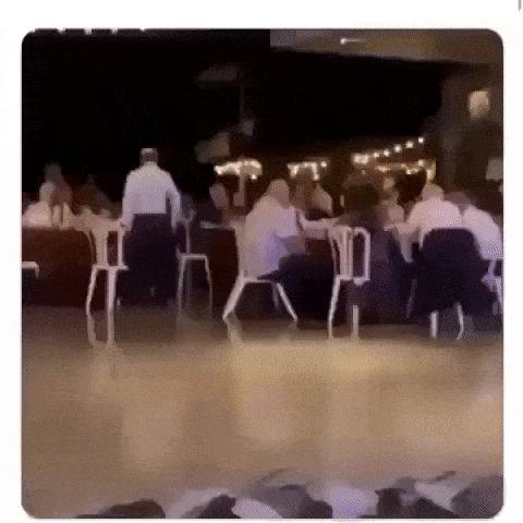 看了整整七分钟，他们最终还是上去了