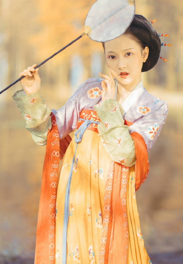 浓似春云淡似烟七绝,七绝二首春韵