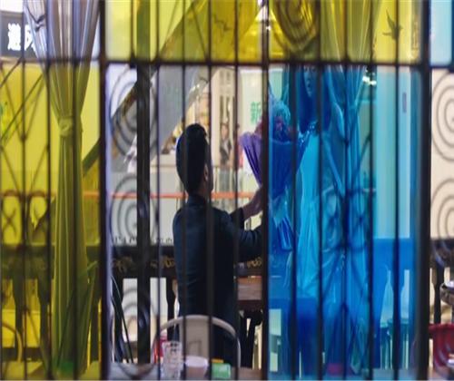 吕聿来主演的《简装男神》被一群单身女人围住了，是个什么情况？