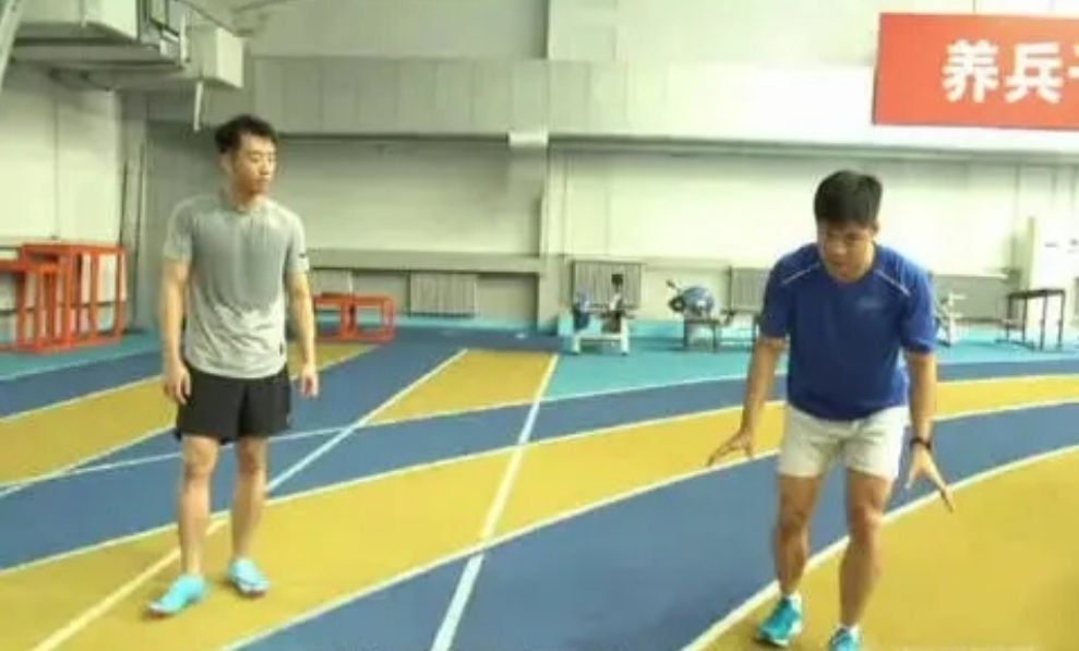 超越电影跑起来别停下,超越体育生跑步