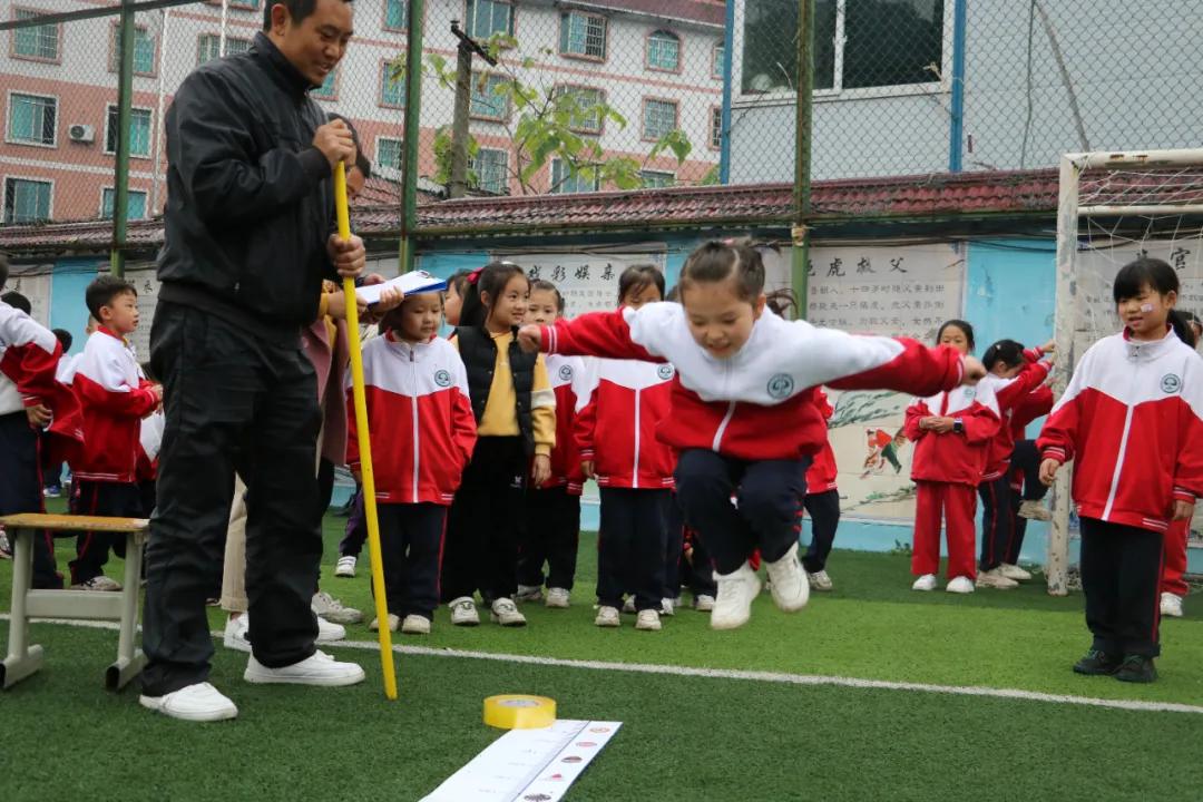 向日葵、比卡丘,嗨翻桐梓这些学校